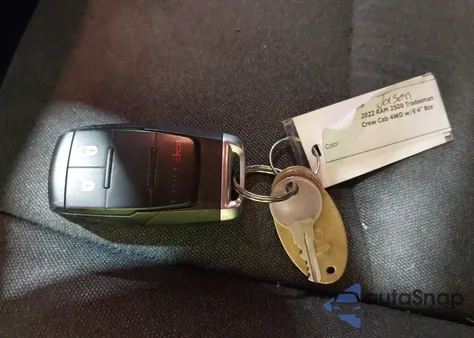 2022 Ram 2500 Tradesman 4X4 6'4 Box z USA, uszkodzony, nr VIN 3C6UR5CJ8NG305961